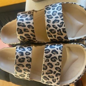 Old navy cheetah print slides 8 worn once